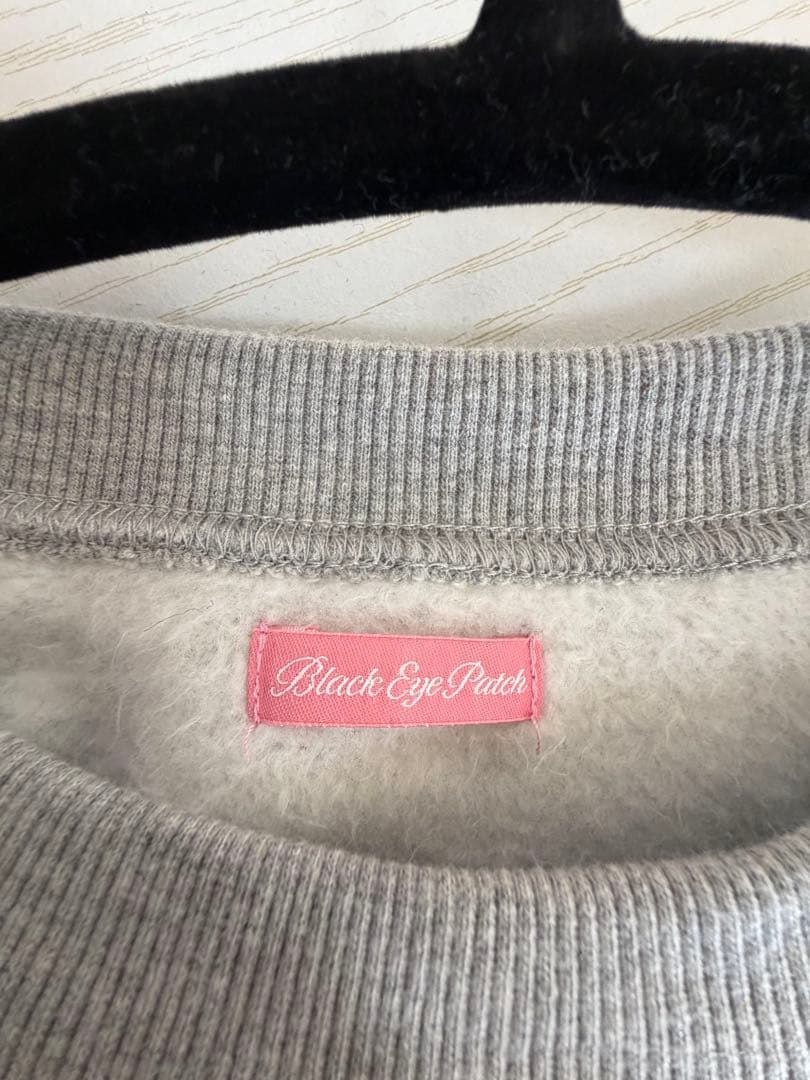 Black Eye Patch クロップドスウェット グレー - メルカリ