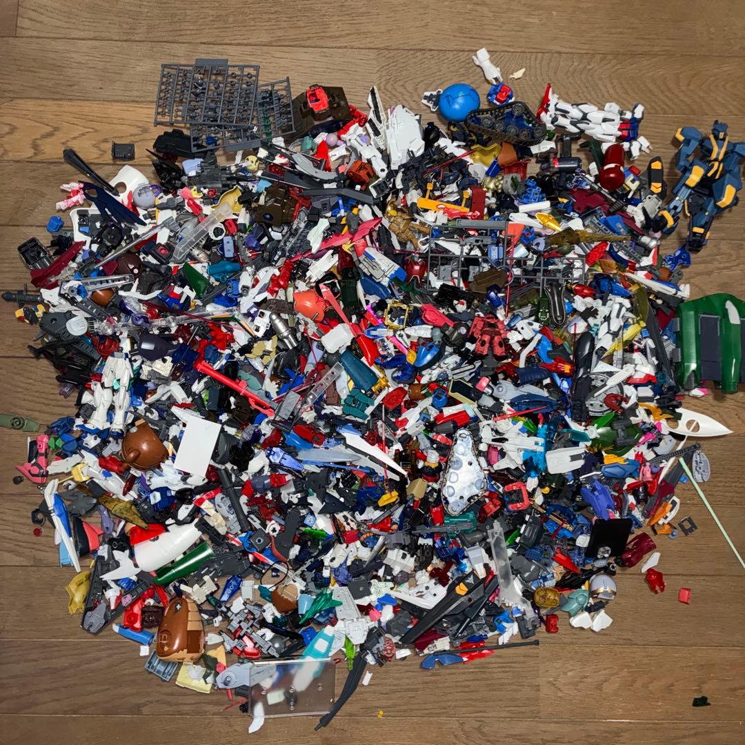 ガンプラHG大量ジャンクパーツ - メルカリ