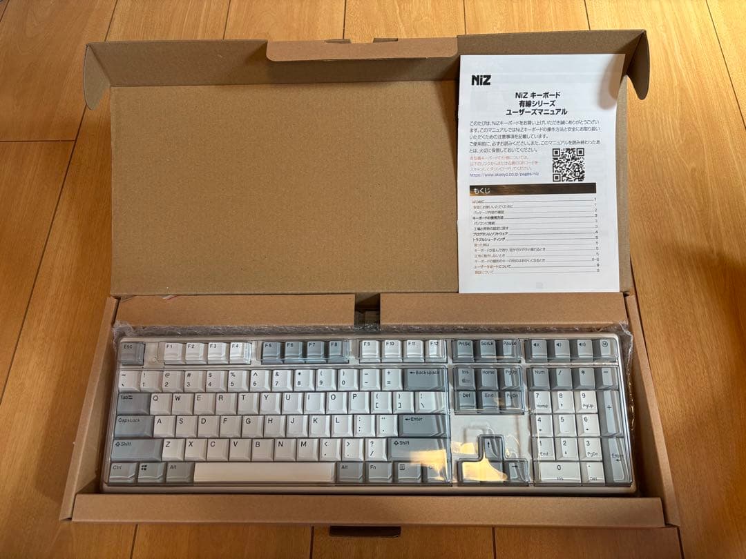 NIZ X108-1m USB Type-C キーボード　US配列 NiZ X108 静電容量無接点キーボード バックライト付き 黒い