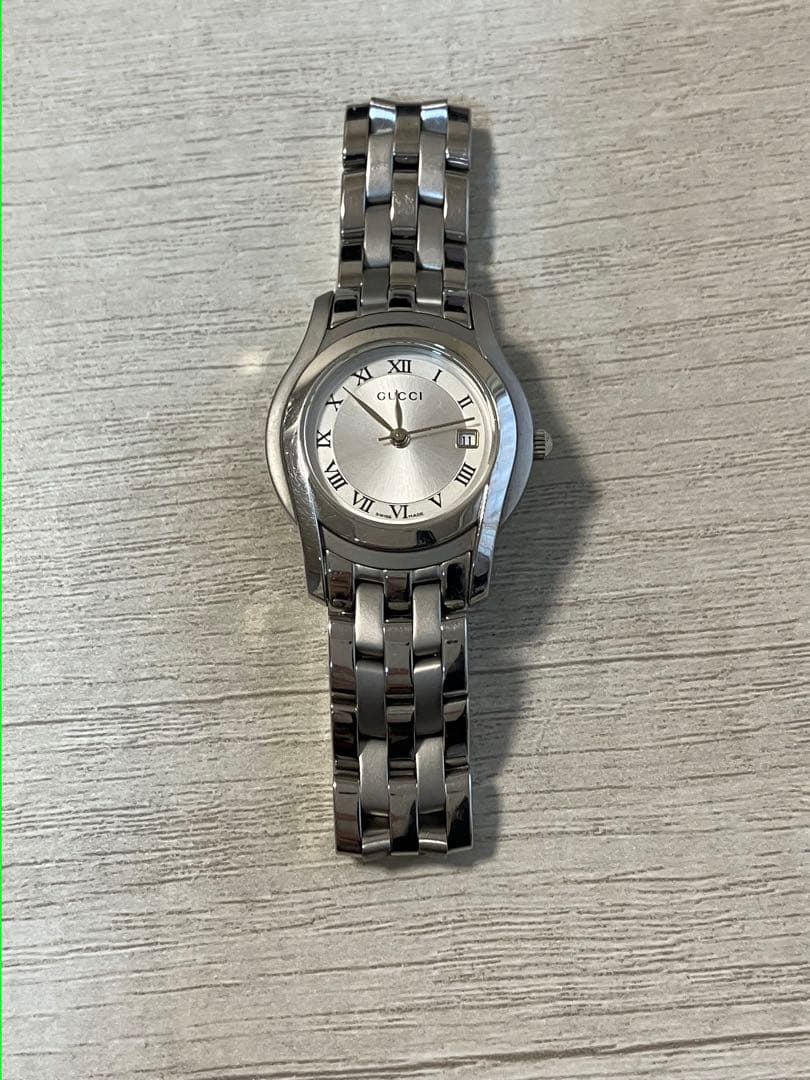 Gucci シルバー アナログ時計 Gucci G-Timeless Silver Dial on Steel Bracelet - 29mm | YA1265070