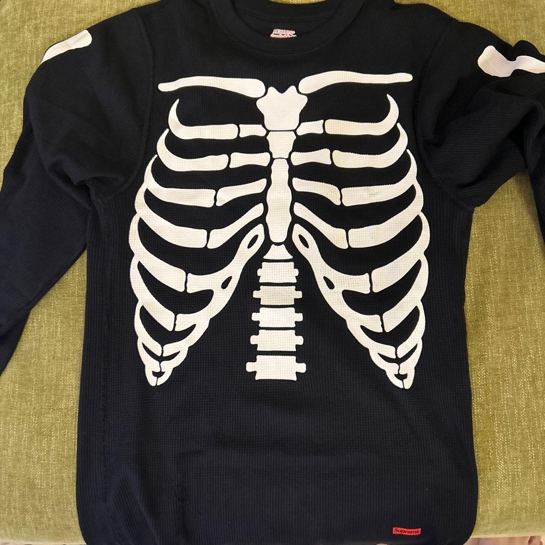 supreme骨サーマルMサイズ11/4まで！！ - メルカリ