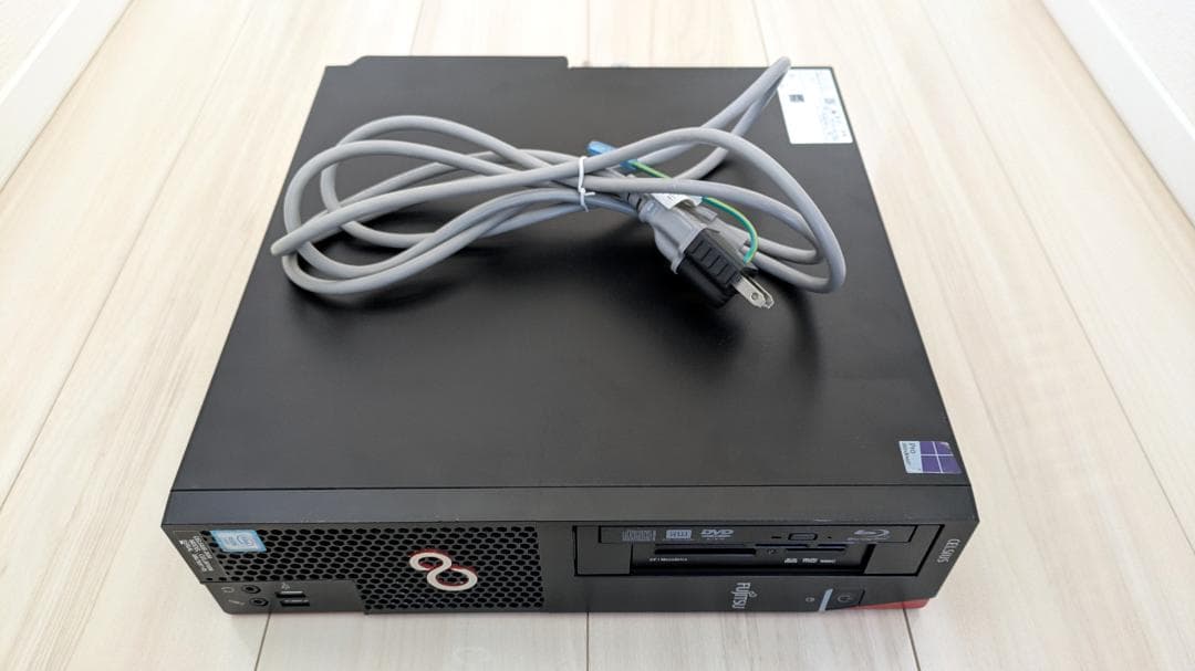 富士通 CELSIUS J550 デスク富士通 CELSIUS J550 Xeon E3-1275 v5 3.60GHz 16GB 256GB(新品