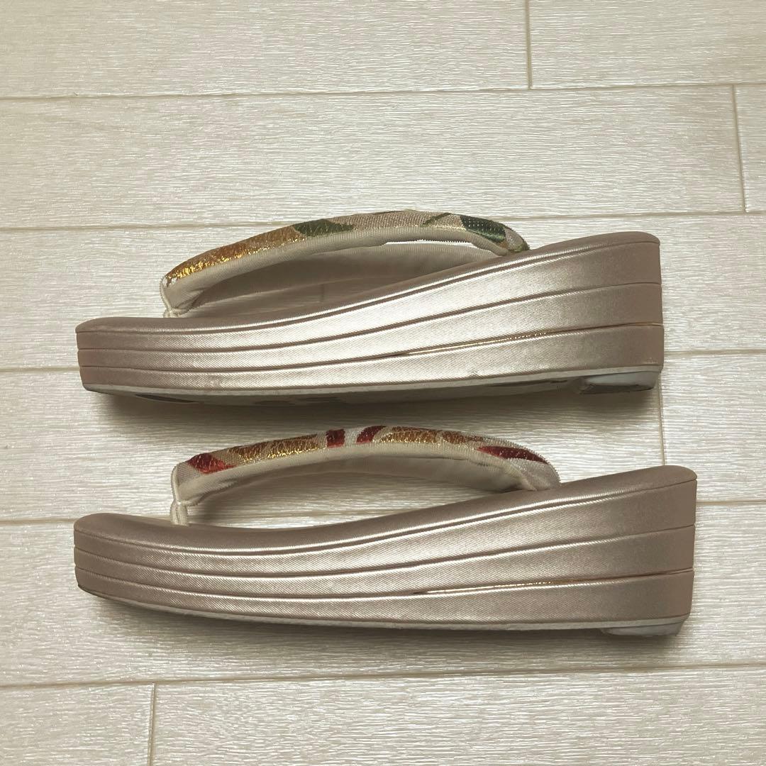 《美品》西陣織　草履バッグセット　厚底　金糸　刺繍　大きめバッグ