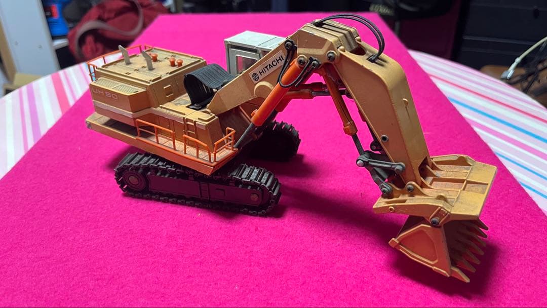 ヨネザワトイズ・ダイヤペット製 HITACHI エクスカベーター模型1/60 Hitachi UH801 Hydraulic Front Shovel - Diapet 1:60 Scale Diecast