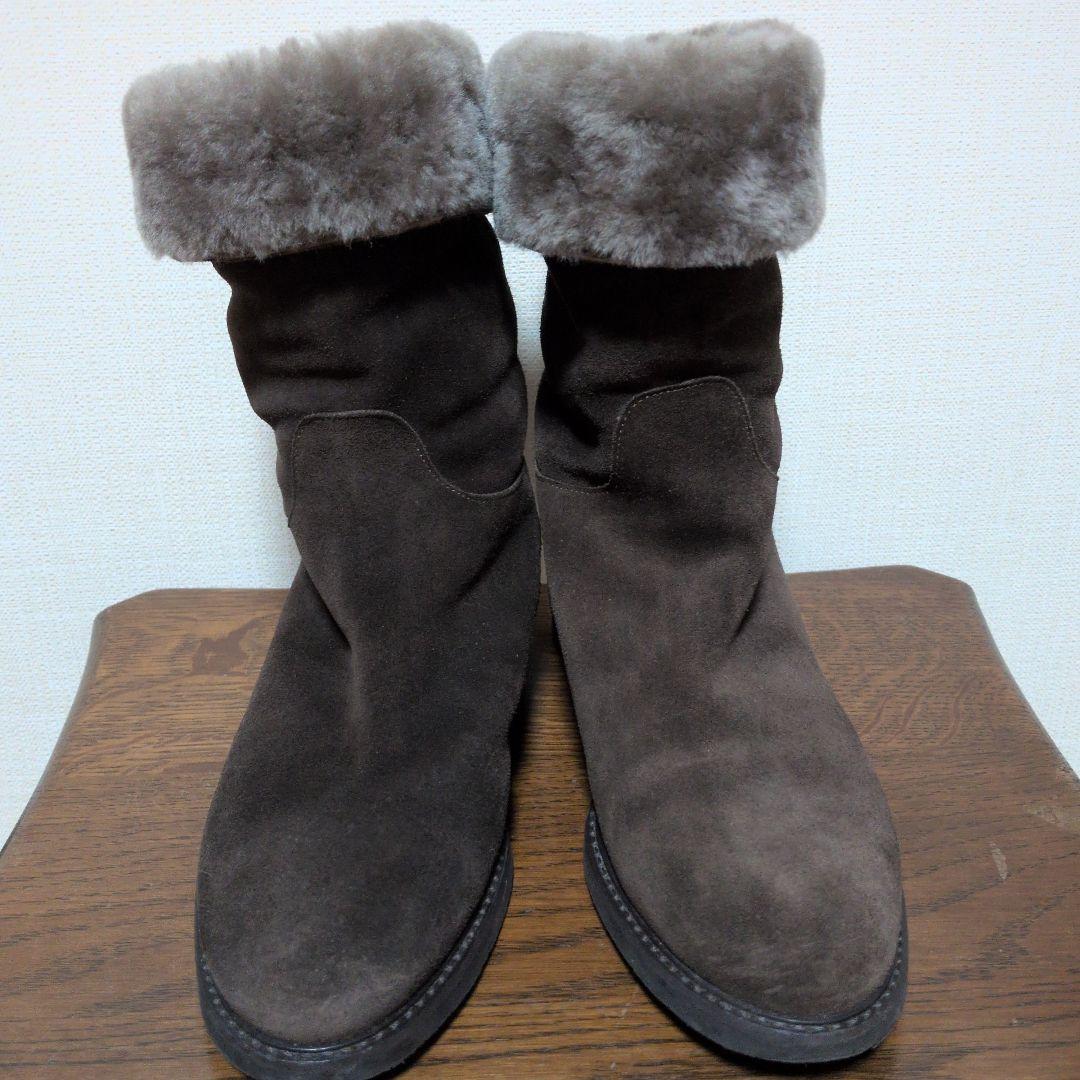 専用ですフェラガモ　ムートンブーツ　ヴァラリボン サルバトーレ フェラガモ Salvatore Ferragamo ムートンブーツ ボア