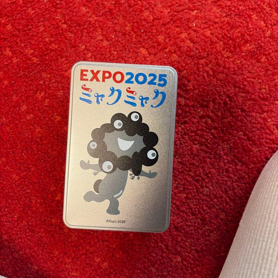 EXPO 2025 黒ミャクミャク チョコクランチ缶 - メルカリ