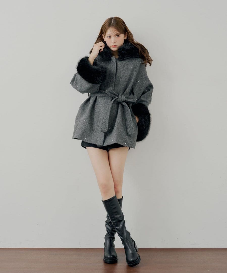 Chico(チコ)ビジュー付きファー襟ケープコート - メルカリ