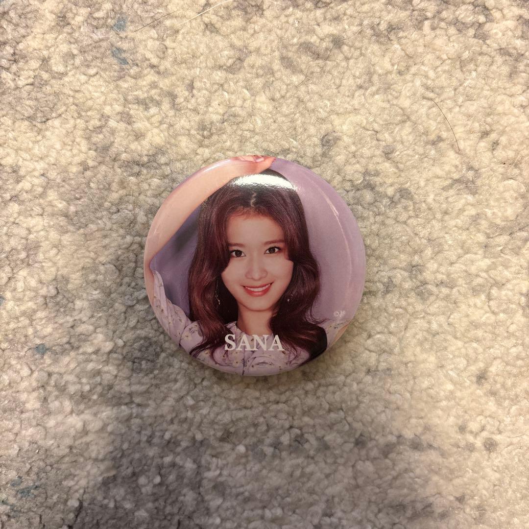 TWICEサナ 缶バッチ【TWICE#2】 - メルカリ