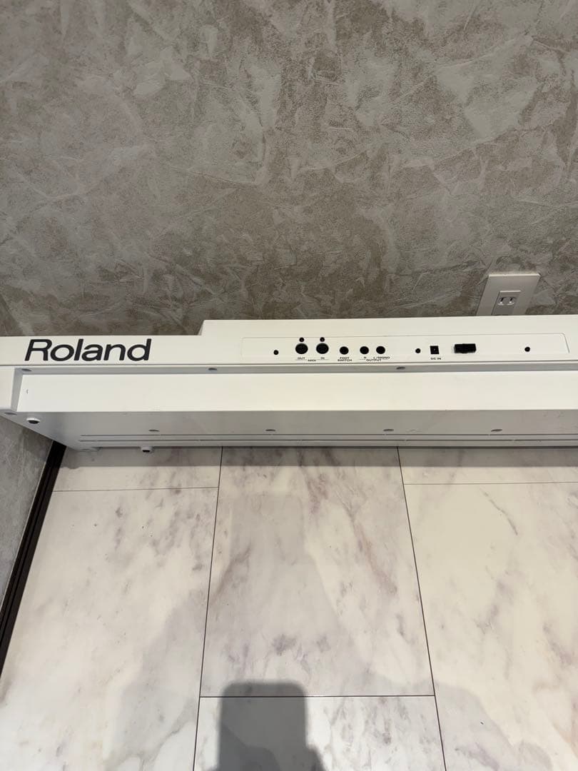 名器 ローランド ROLAND スピーカー内蔵 キーボード E-09W 美品 - メルカリ
