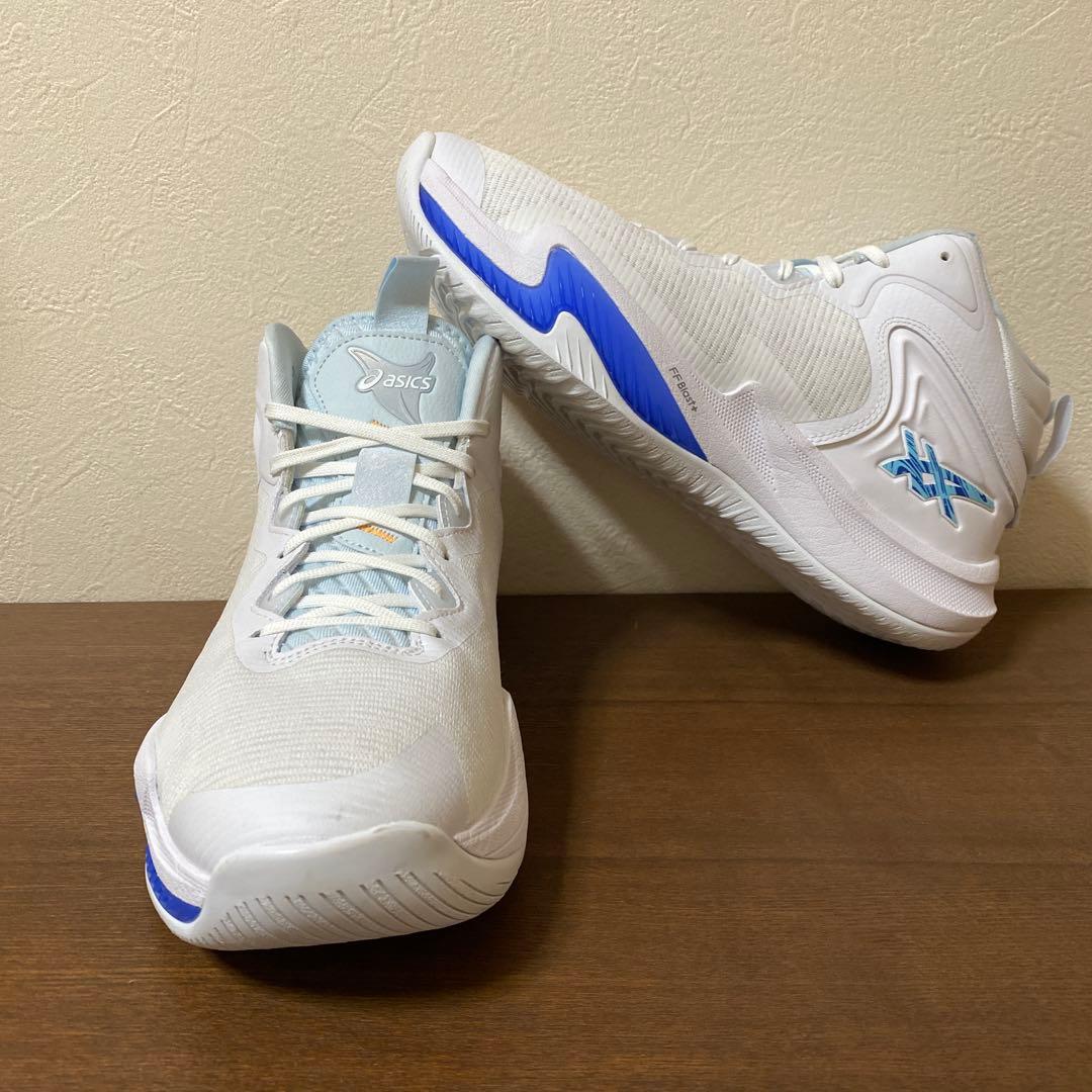 美品　asics NOVA SURGE 3 ノヴァサージ3 バッシュ 2.5cm