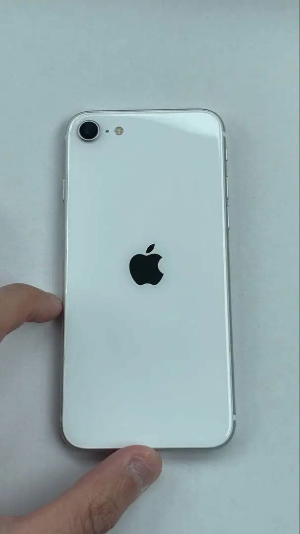 ⭐︎早い者勝ち・美品⭐︎ iPhoneSE2 （第2世代）64GBsimフリー ①