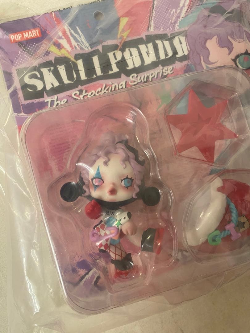 POPMART SKULLPANDA | STOCKING SURPRISE - メルカリ