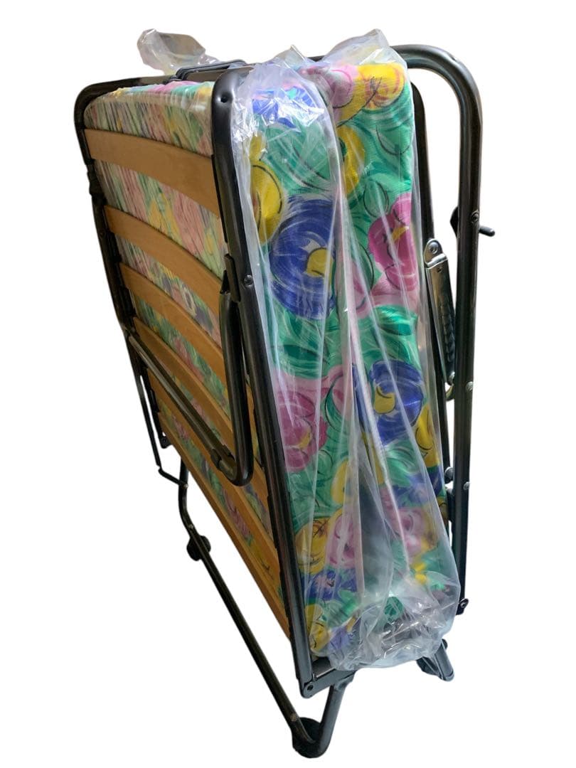 イタリア製 折りたたみベッド「天使の眠り」 イタリア製 折りたたみベッド「天使の眠り」 - メルカリ