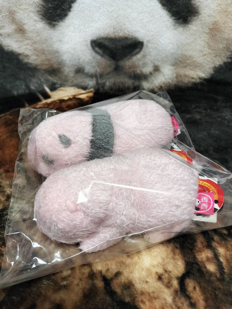 シャンシャン ぬいぐるみ ほんとの大きさパンダの仔 上野動物園 - メルカリ