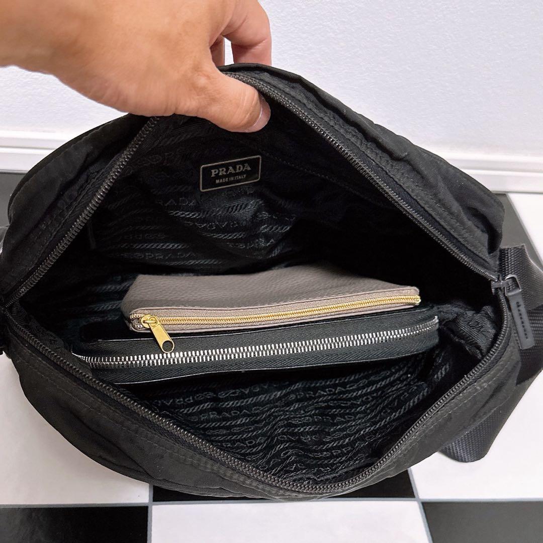 《美品》PRADA(プラダ)ショルダーバッグ ロゴプレート