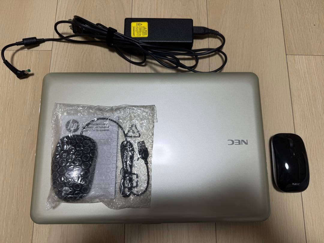 美品NEC PC-GL2456EAS ノートPC NEC、PC-98シリーズ40周年記念モデル「LAVIE NEXTREME Infinity