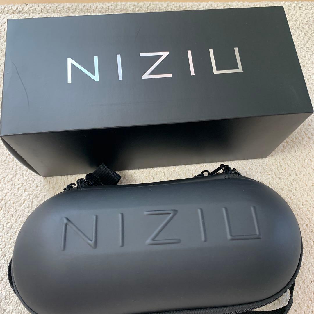 NiziU 公式ペンライト ケース付き ミイヒ ペンライトカバー - メルカリ