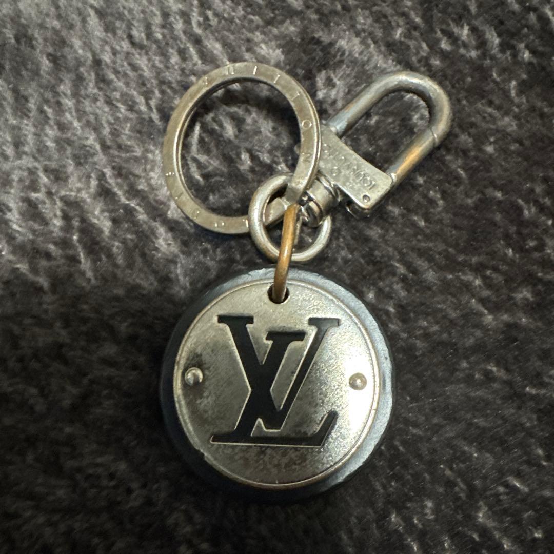 Louis Vuitton キーホルダー シルバー LOUIS VUITTON（ルイ・ヴィトン） ルイ ヴィトン チャーム キーリング