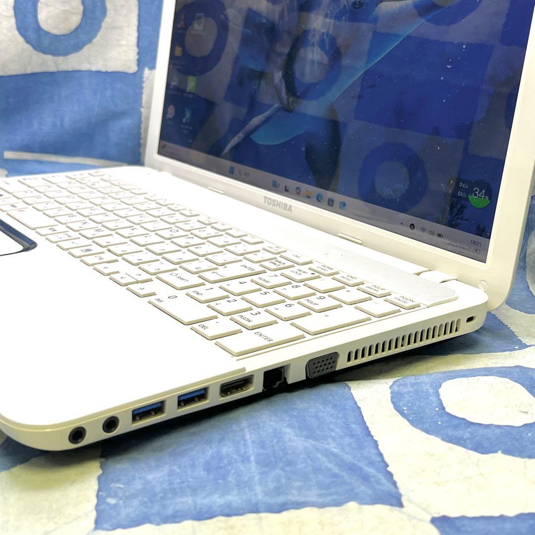 快速SSD256GB☆i7☆人気白ノートパソコン♡ブルーレイ&カメラ！Win11