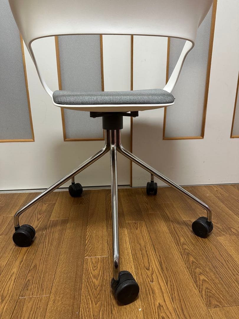 レア]美品Wilkhahn ウィルクハーン オッコチェア② - メルカリ