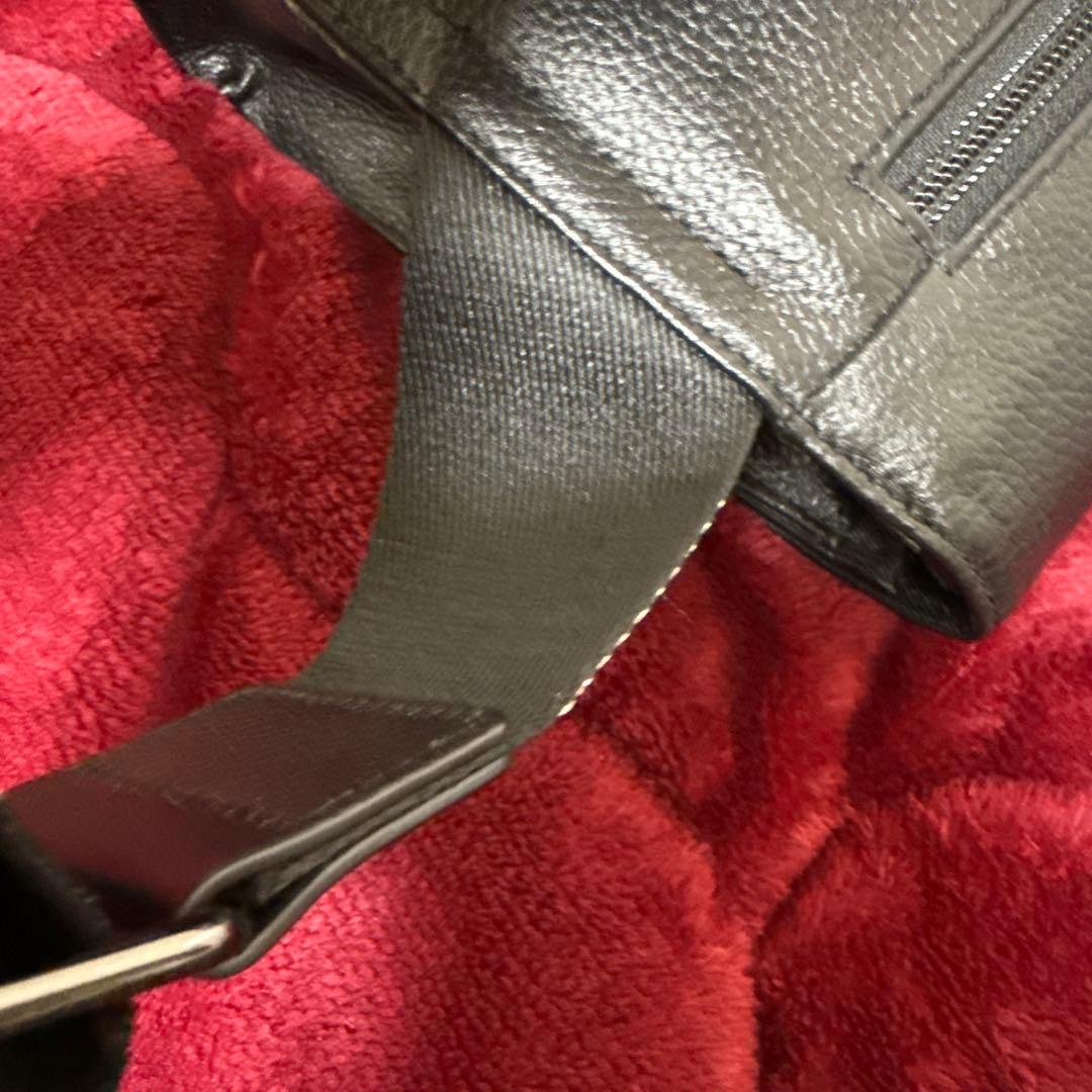 イアハピヨネ　《本革/軽量470g》柄ワイドテープショルダーバッグ/ボディバッグ