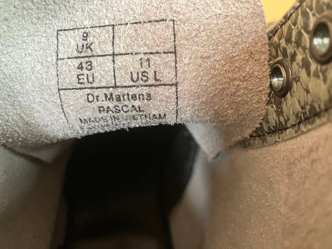 ドクターマーチン 1460 パイソン 蛇柄 UK9 美品 - メルカリ