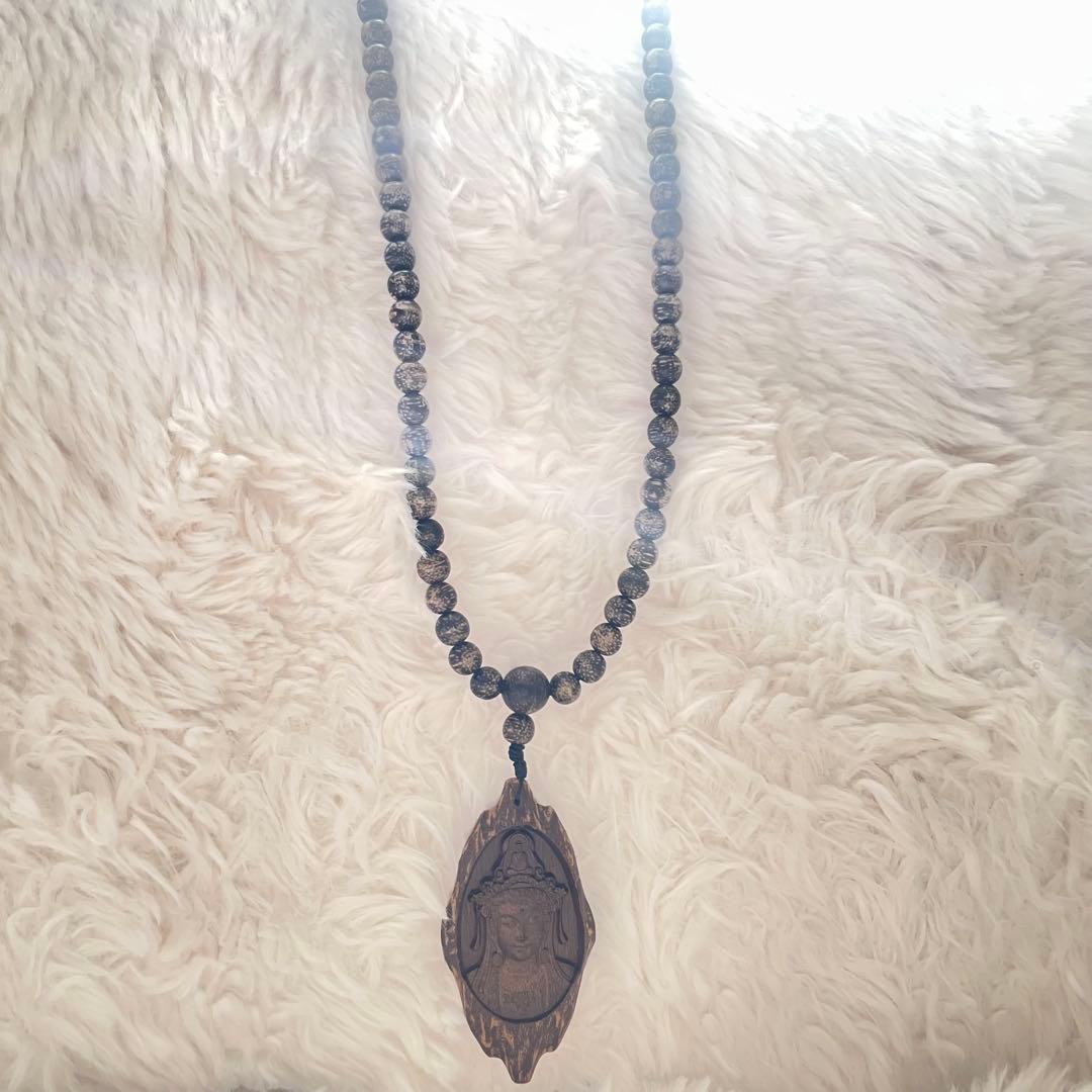 白奇楠（沈香） 観音ペンダント ネックレス 天然木 彫刻トップ - メルカリ