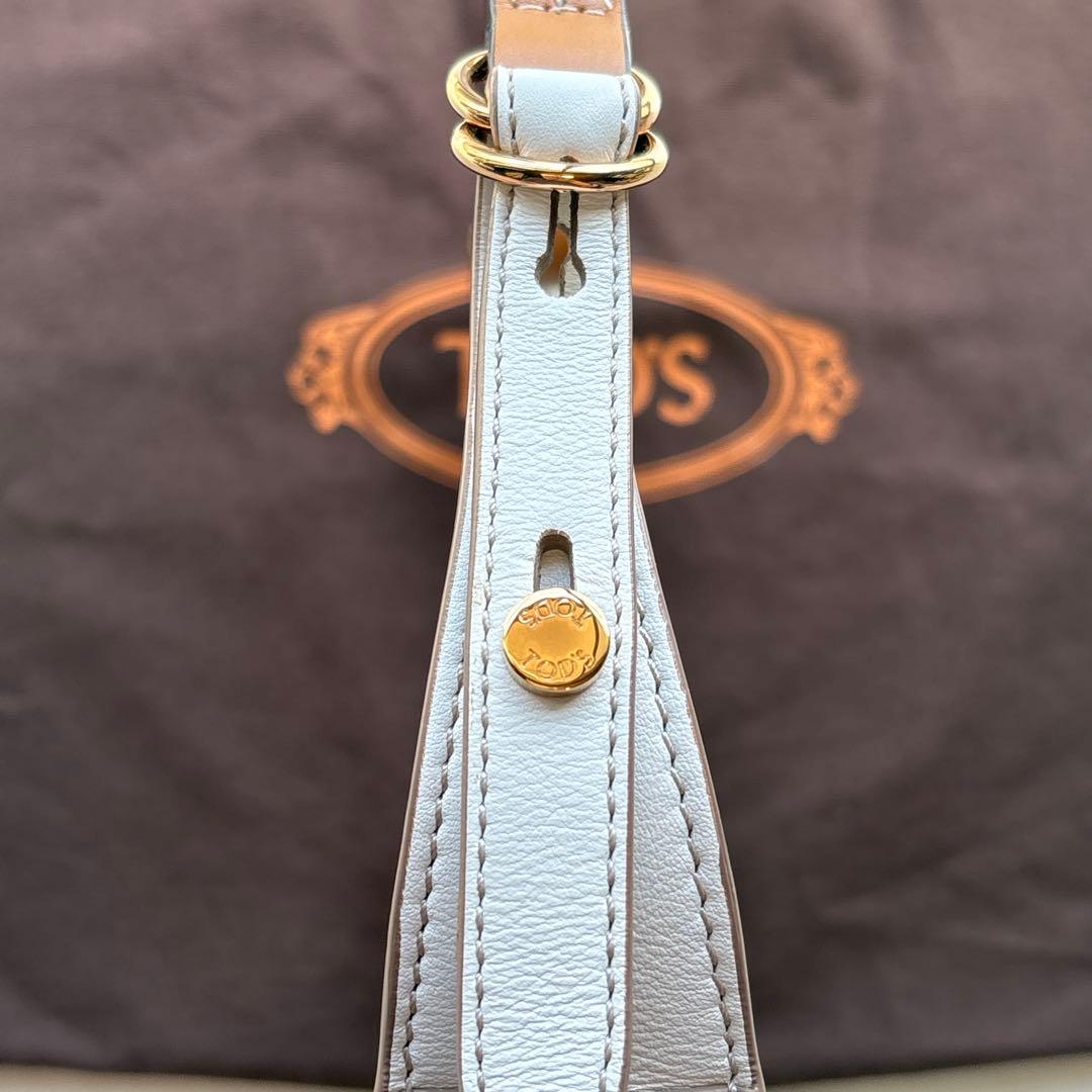 トッズ TOD'S タイムレス ハーフ ムーン ホーボー バック 白 ホワイト