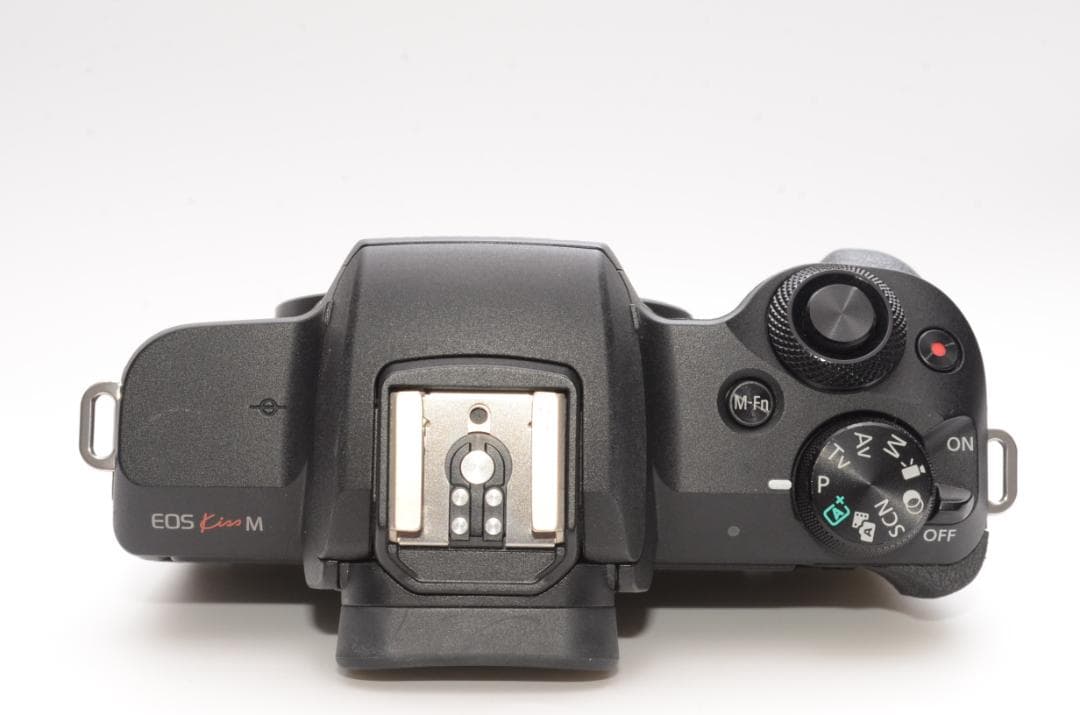 デジタルカメラ Canon EOS Kiss M 18-55mm F3.5-5.6 IS STM