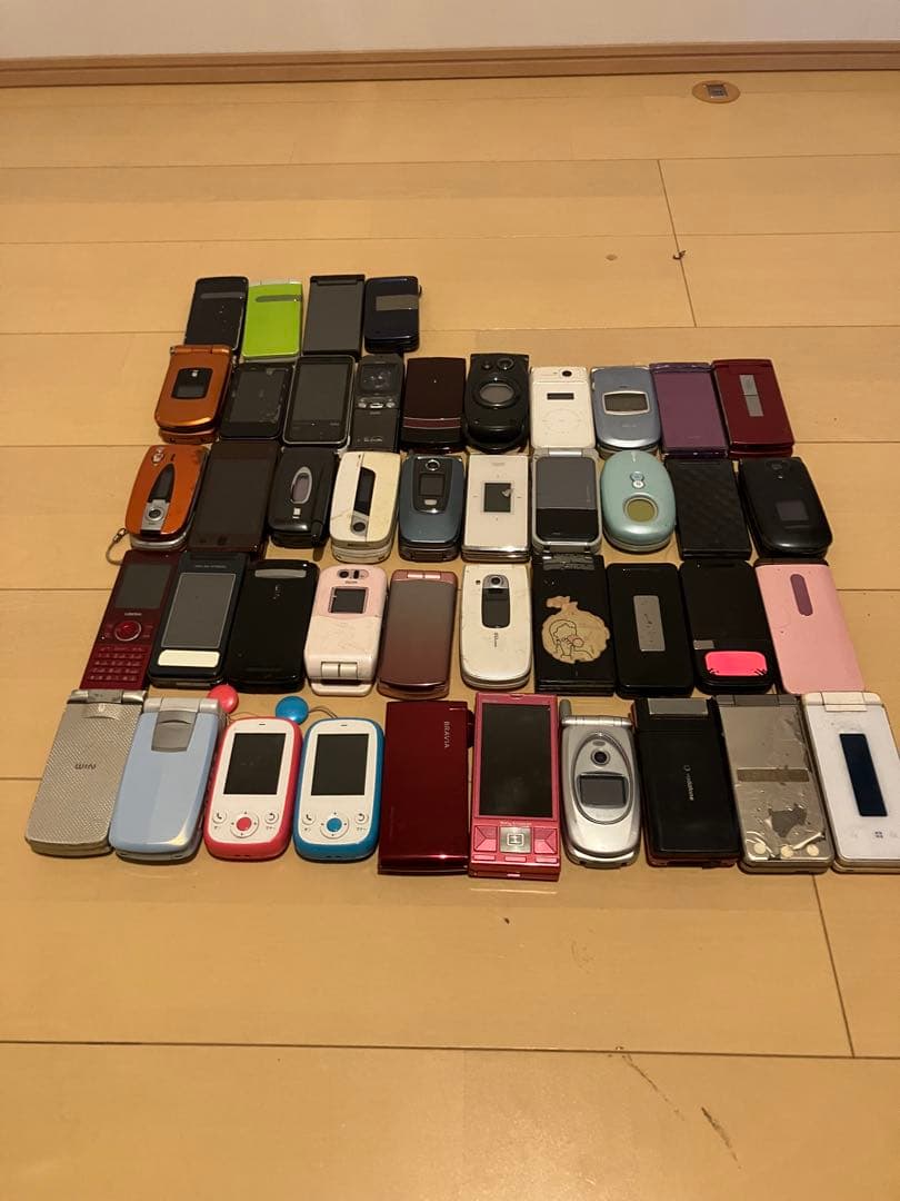 ガラケーまとめ売り　種類多数 Yahoo!オークション - 携帯電話 ガラケー まとめ売り 大量セット まと