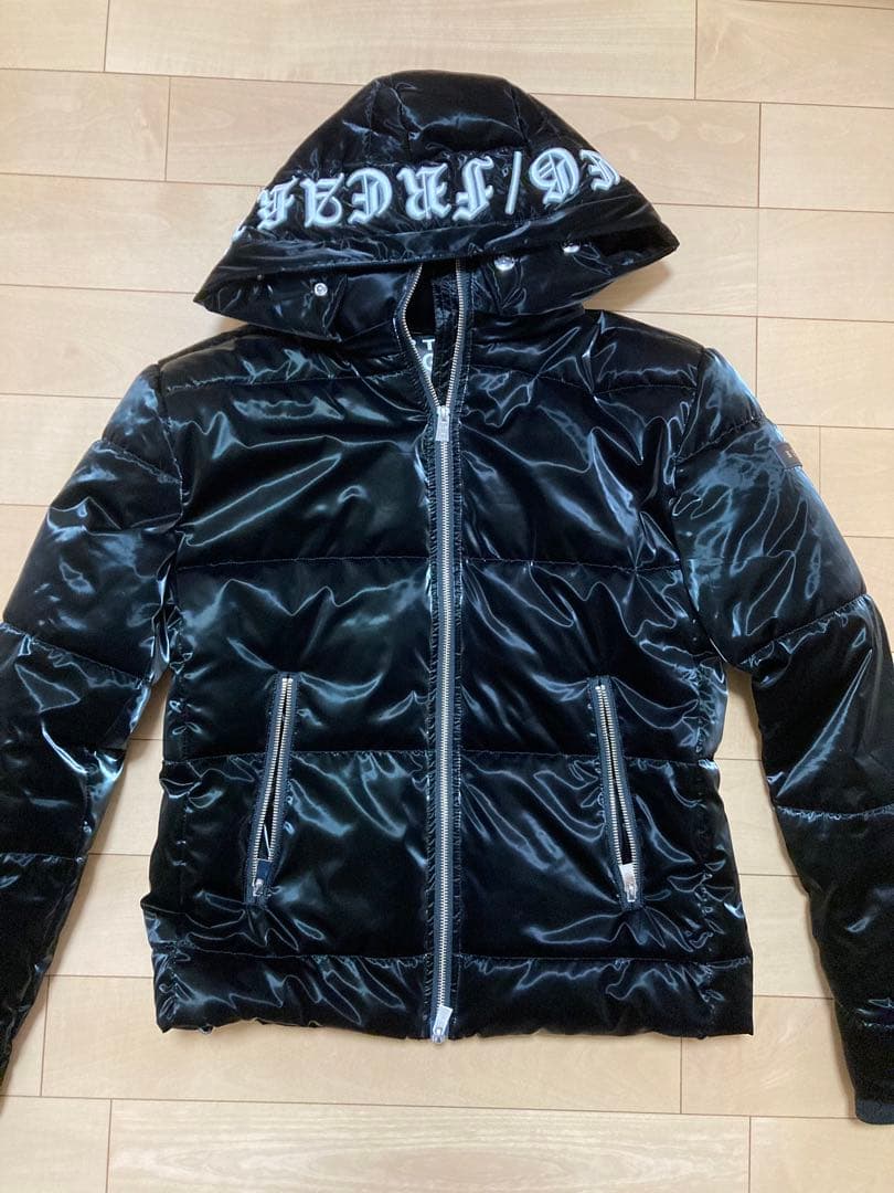 アダムスジャグラーダウン 【完売品】入手不可 - メルカリ