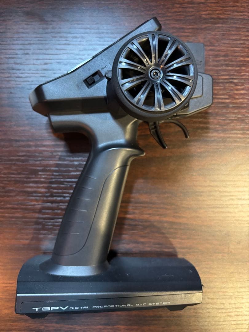 Futaba 3PV 2.4GHz ラジコン送信機&受信機