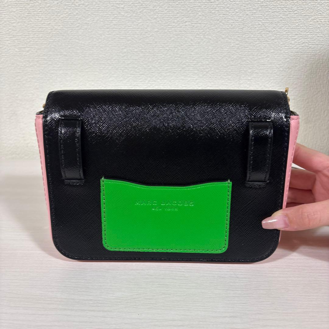 レザー ショルダーバッグ 黒 ゴールド金具 - メルカリ