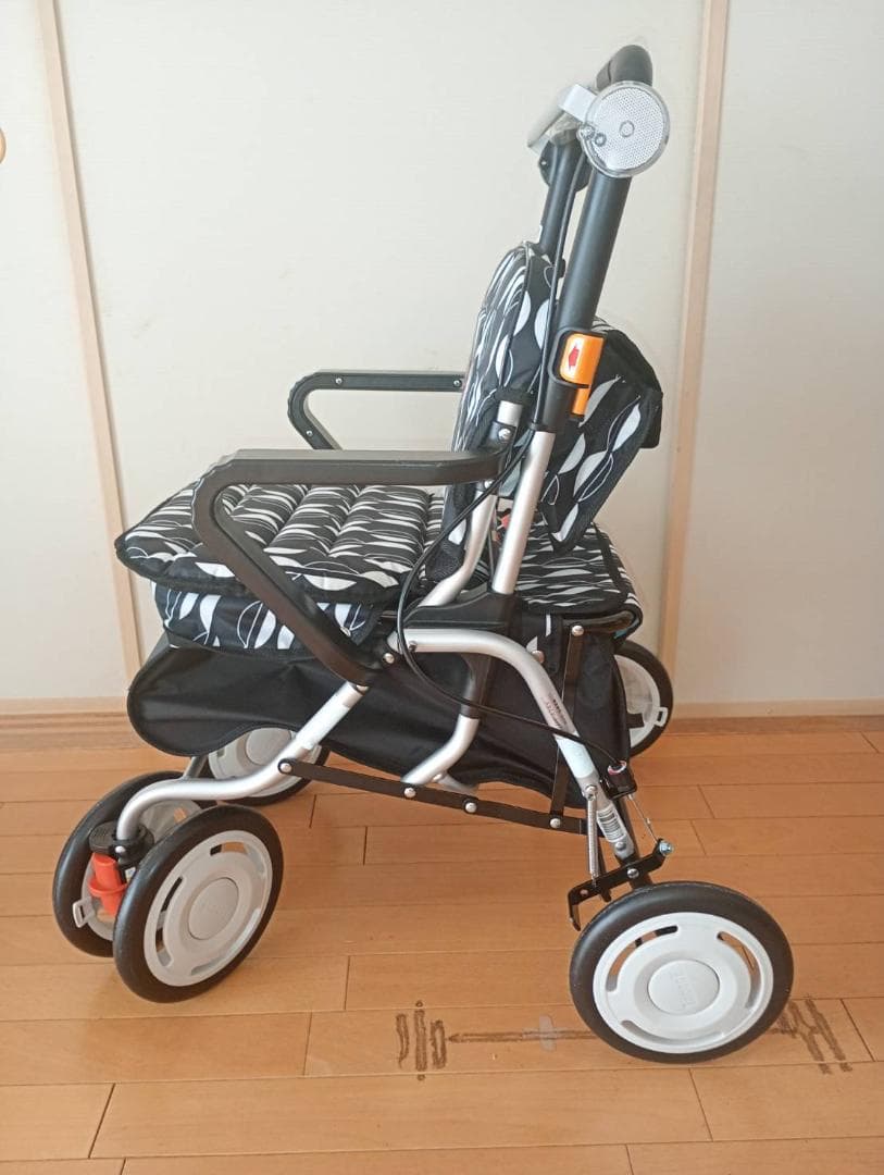 【新品未使用】シルバーカー　レコルティ　SLT10 Tacaof シルバーカー 幸和製作所 テイコブ レコルティII SLT10 歩行