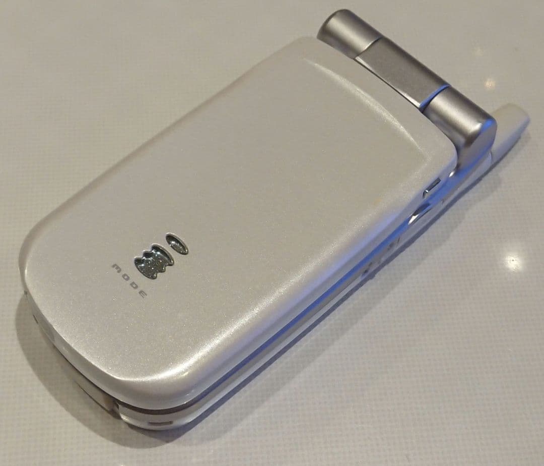 美品 ドコモ ディズニー N506i WHITE ホワイト ガラケー 携帯 - メルカリ