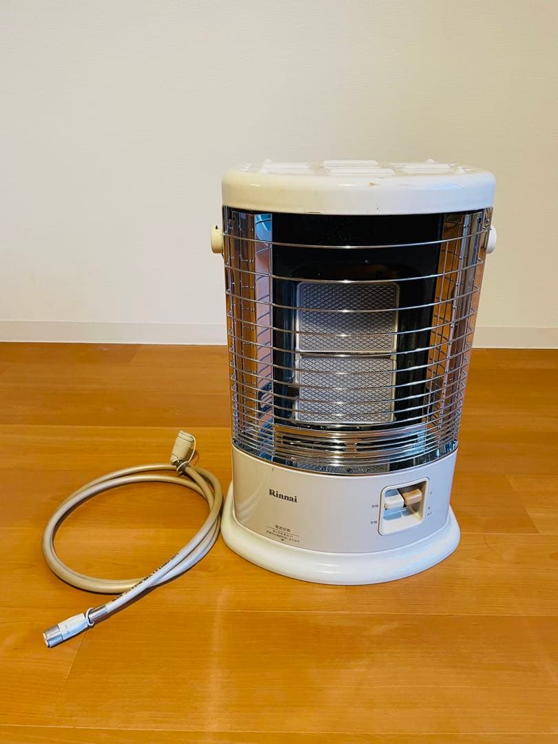 【1月20日まで】Rinnai ストーブ ホワイト 電源コード付き リンナイ（Rinnai） 2025年製です。 ガスファンヒーター SRC-365E