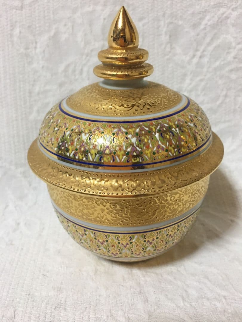 リキ(要プロフ確認)様専用 ベンジャロン焼き タイ製 鯉の置物 花瓶 蓋