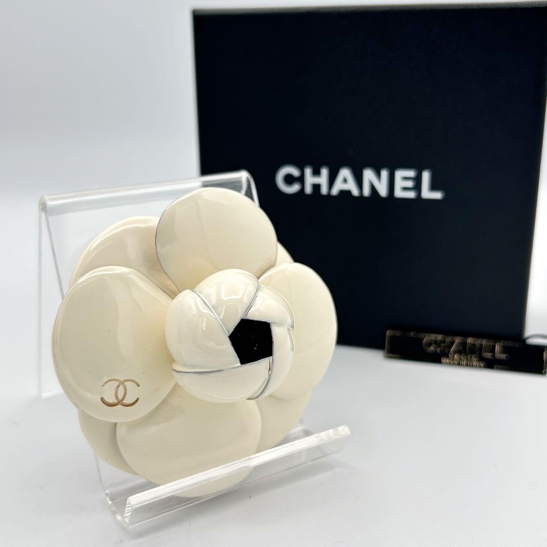【超希少】シャネル ブローチ カメリア 02P メタル アイボリー ココマーク CHANEL シャネル ブローチ カメリア メタル アイボリー ゴールド 02P