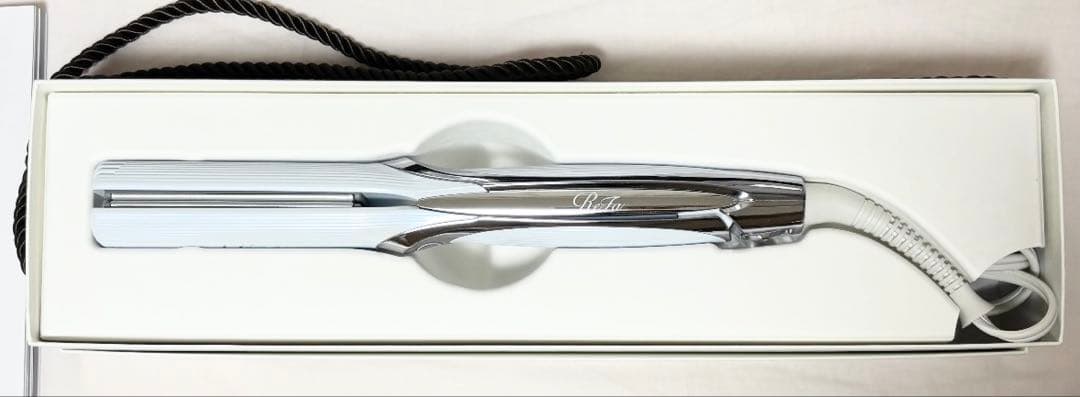 リファ　ストレートアイロン　プロ　ReFa RE-AT 02A ホワイト 国内正規品】リファ ストレートアイロン プロ ホワイト RE-AT-02A 白