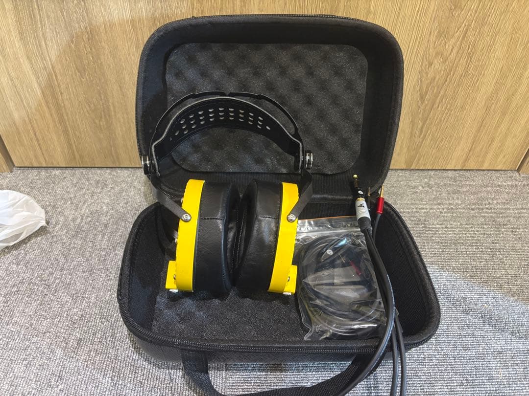 ヘッドホン Verum2 / Verum Audio Verum 2 : audiophile planar magnetic headphones by Verum Audio