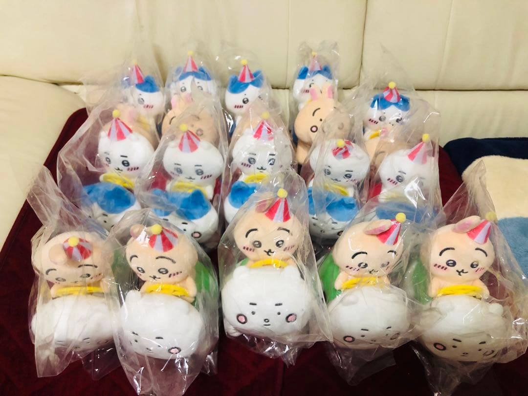 ちいかわ ぴーぽぽぬいぐるみ ちいかわらんど ちいかわらんど ぴーぽぽぬいぐるみ（ハチワレ） | ちいかわマーケット