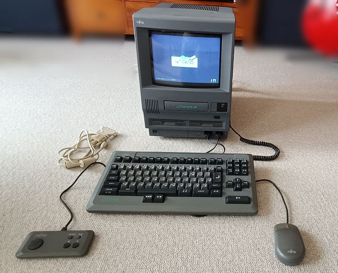 富士通 FUJITSU FM TOWNS II UR20 付属品付 - メルカリ
