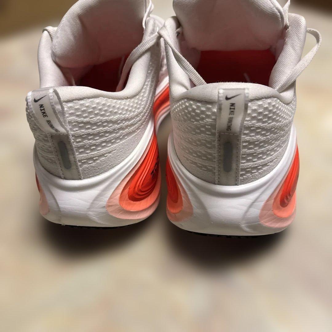 NIKE ボメロプラス（27.0cm）