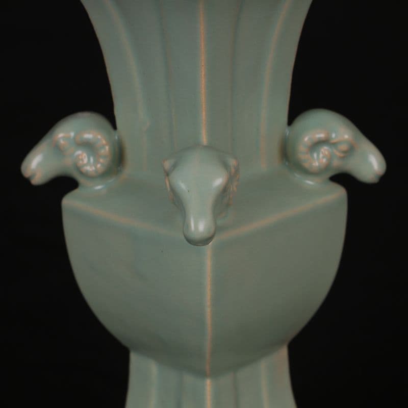 宋 汝窯 青釉 四羊尊瓶 現代工芸品 美術品 置物