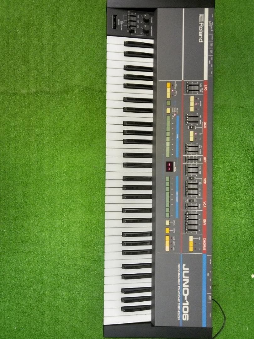 Roland JUNO-106 　シンセサイザー 歴史的なシンセサイザー「JUNO」が 現代の技術で生まれ変わって登場