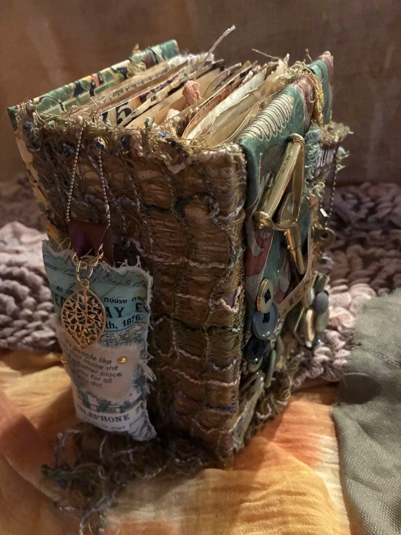 古道具や古切手、古い物ジャンクジャーナル ティムホルツ グリーン