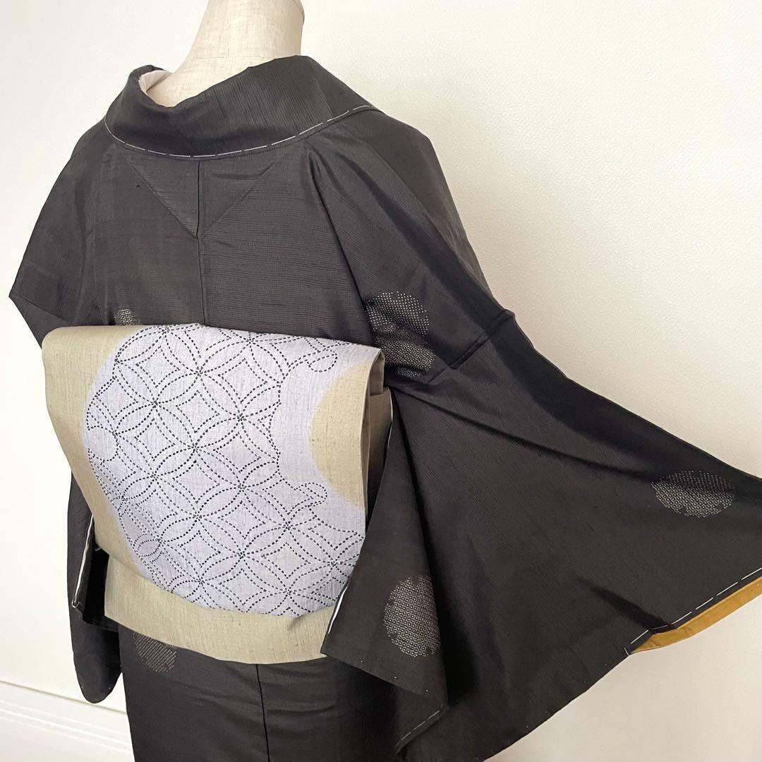 しつけ付き 雪輪飛び柄小紋 100亀甲絣十日町紬 - メルカリ