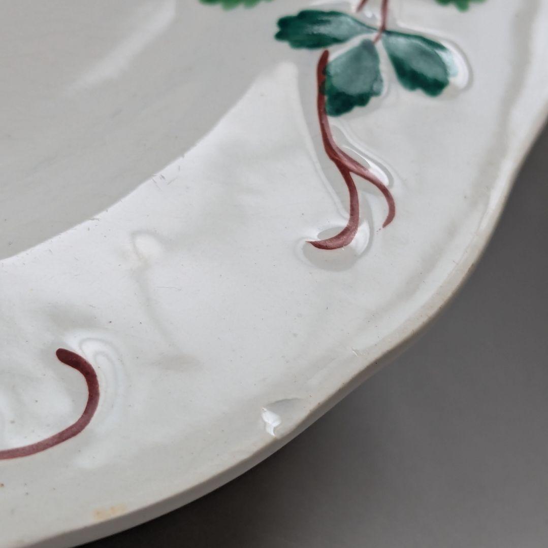 クレイユモントロー バルボティーヌの苺皿 FRAISE レリーフプレート