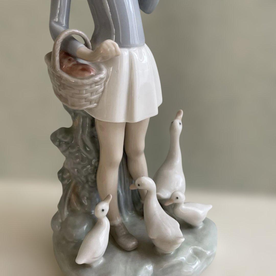 リヤドロ 傘を持つ少女とガチョウ - メルカリ