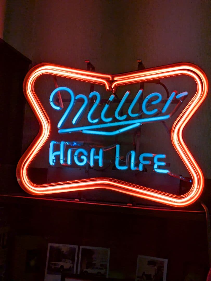 C*!様 70s ネオンサイン Miller ビール neon sign bee - メルカリ